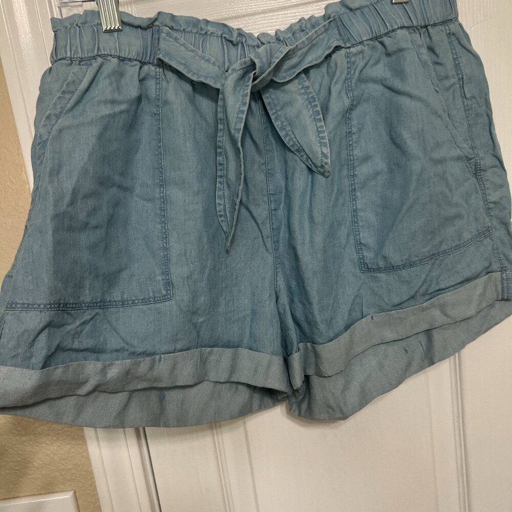 Aerie Front Tie shorts, New with tags, Size Large